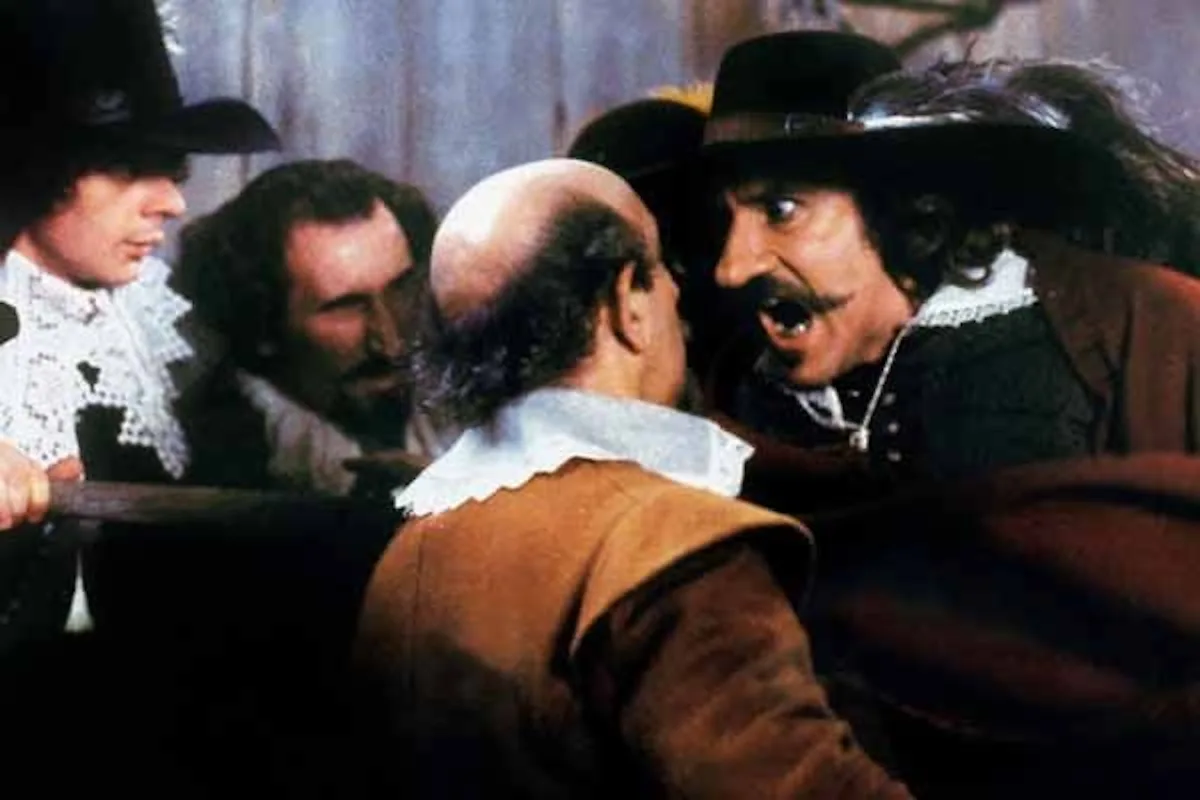 Déprogrammations en urgence : les télévisions bouleversent leurs programmes ce dimanche en hommage au réalisateur de Cyrano de Bergerac