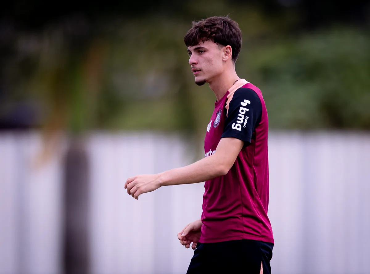 Treino do Corinthians: Bidon sofre trauma, e Carrillo volta a ser desfalque no CT