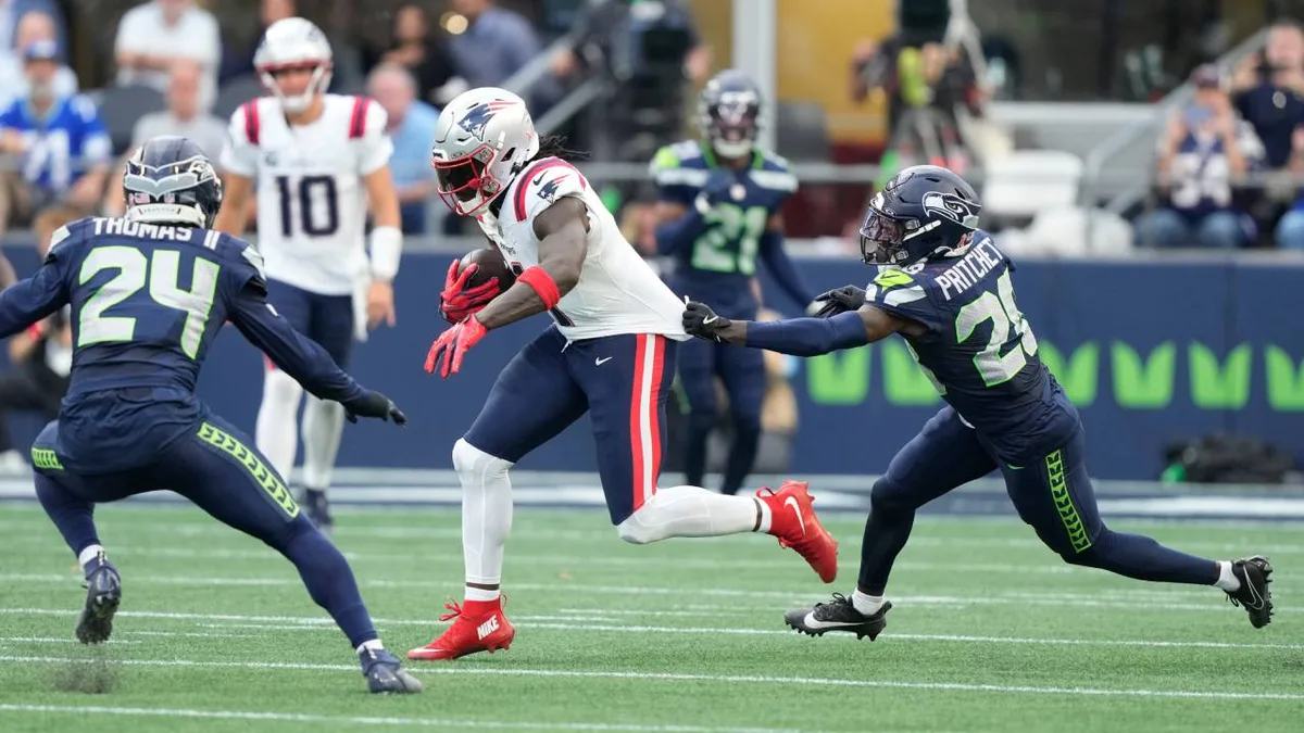 Report: Patriots WR A.J. Brown expected to be out at least four weeks