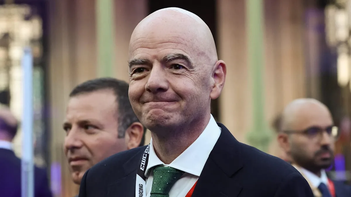 „Hat nichts falsch gemacht“ - Fußball-Legende verteidigt Infantino