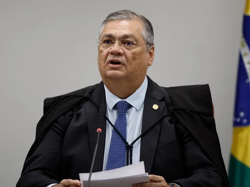 Dino rebate críticas e lembra apoio à PEC do diploma de jornalista