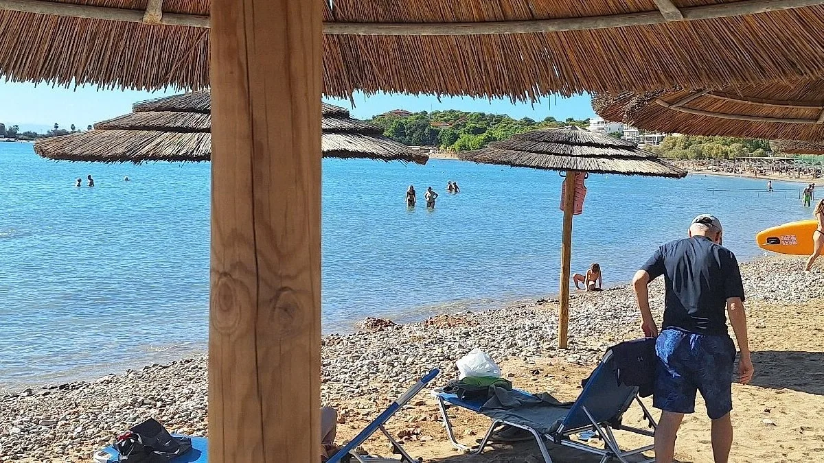 Am Strand in Griechenland - Mann (82) stirbt nach Kampf um Sonnenliege