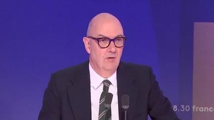 Le gouvernement "pas fermé" à l'idée de soutenir davantage la jeunesse, mais "il faudra équilibrer" le budget