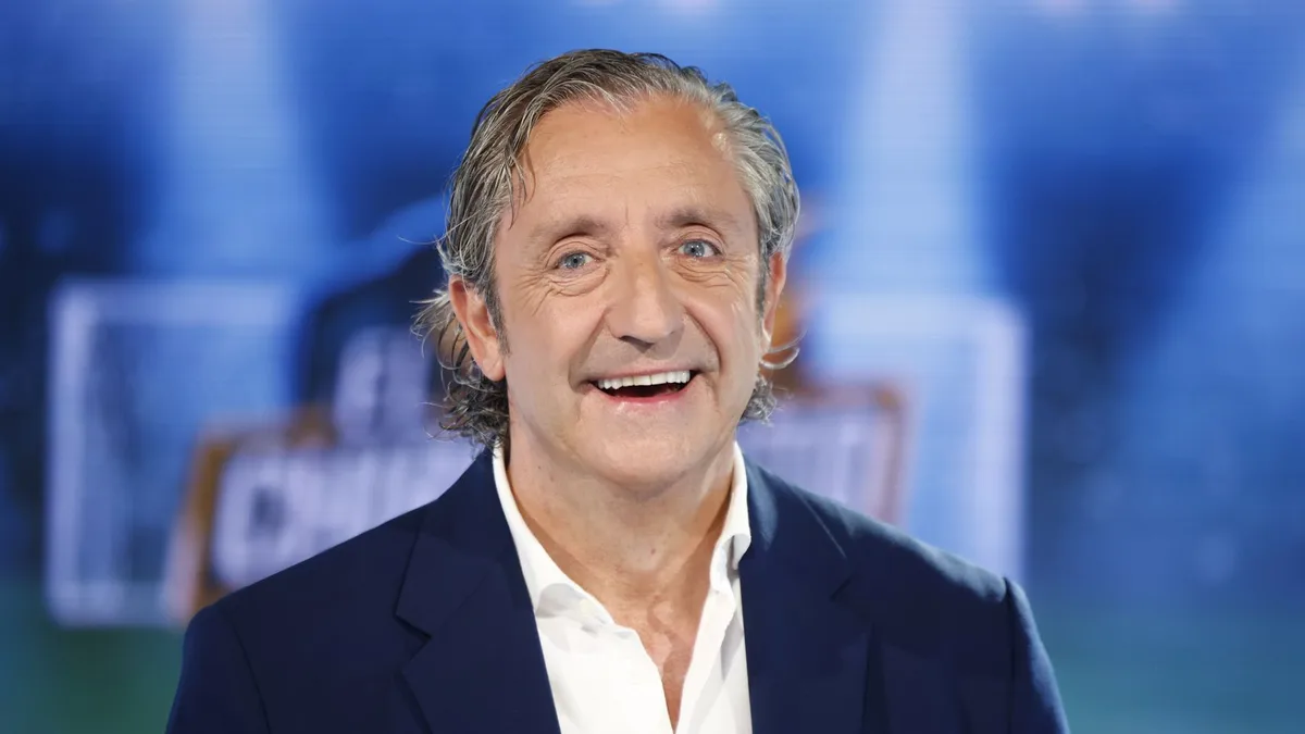 Josep Pedrerol, 60 años: "Me acuesto a las 4:00, a las 8:00 suena la alarma, y desayuno piña, yogur y un cafelito"