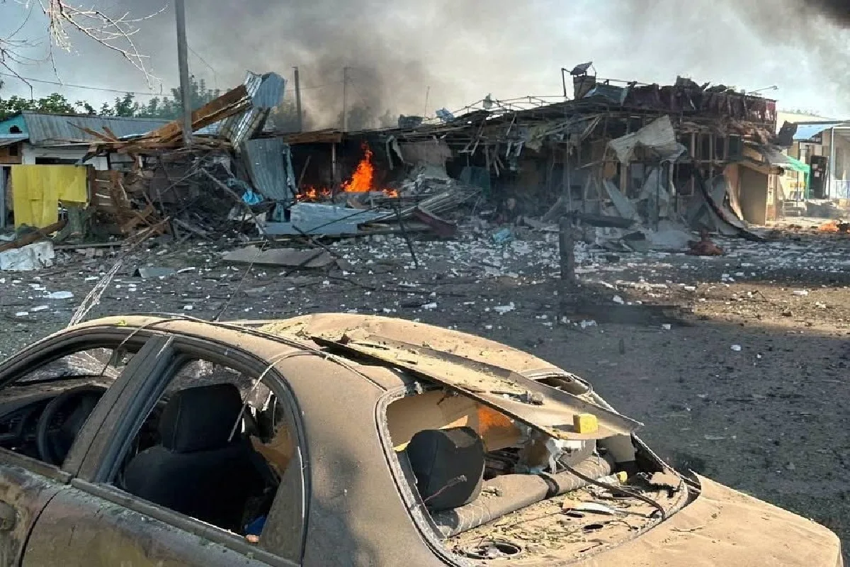 Bombardeio russo mata ao menos 10 pessoas na Ucrânia; Moscou relata ataques com mais de 600 drones