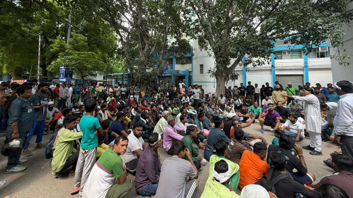 Delhi sanitation workers, auto-tipper drivers stage protest after Kalyanpuri murder, demand ₹1 crore compensation