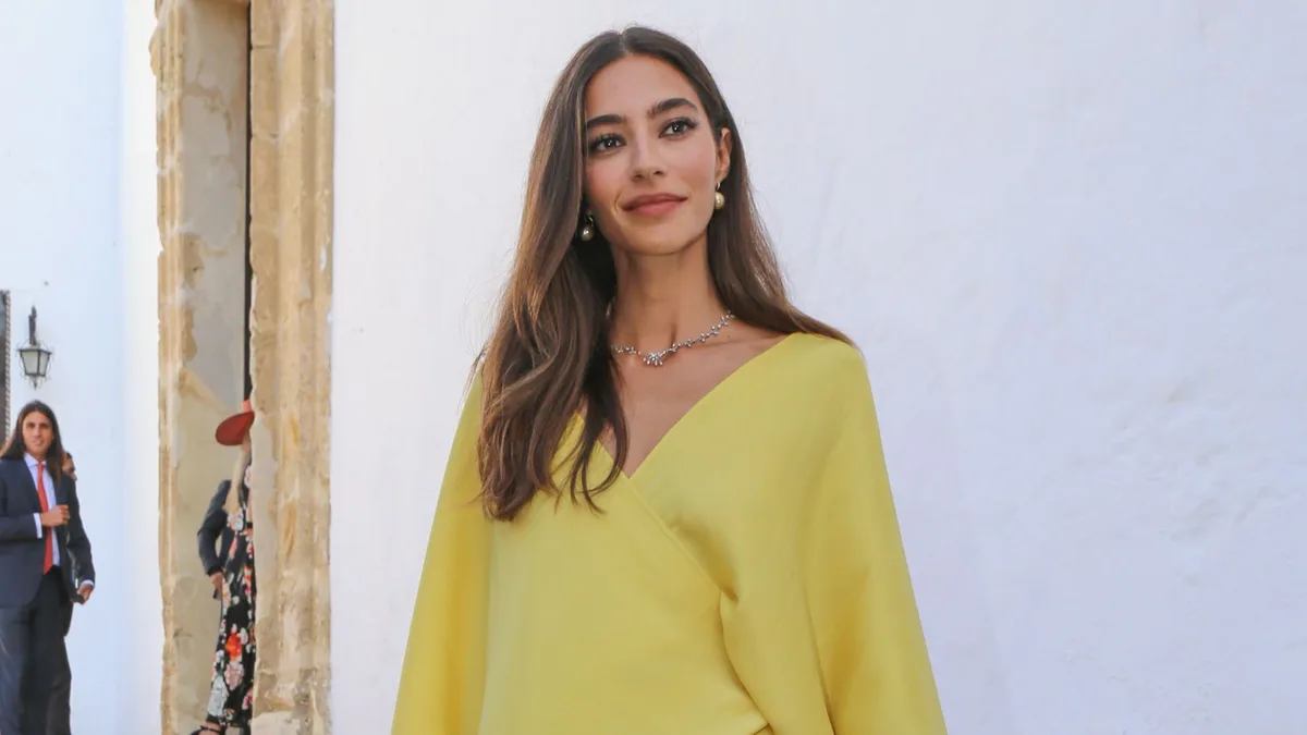 Rocío Crusset y su inolvidable look en la boda de su hermano Alberto Herrera hace 1 año: "Un vestido de inspiración oriental que reflejaba la ilusión de aquel día"