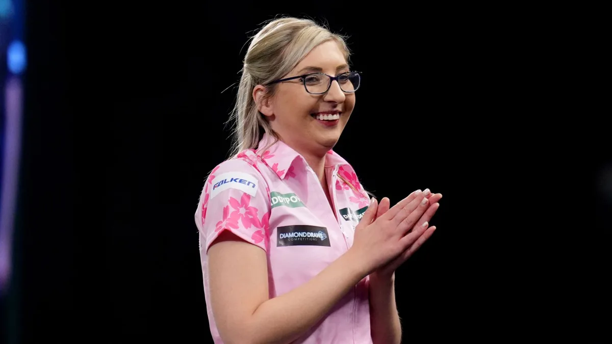 Sherrock, Hayter qualify for Worlds as Greaves sweeps up on Women's Series