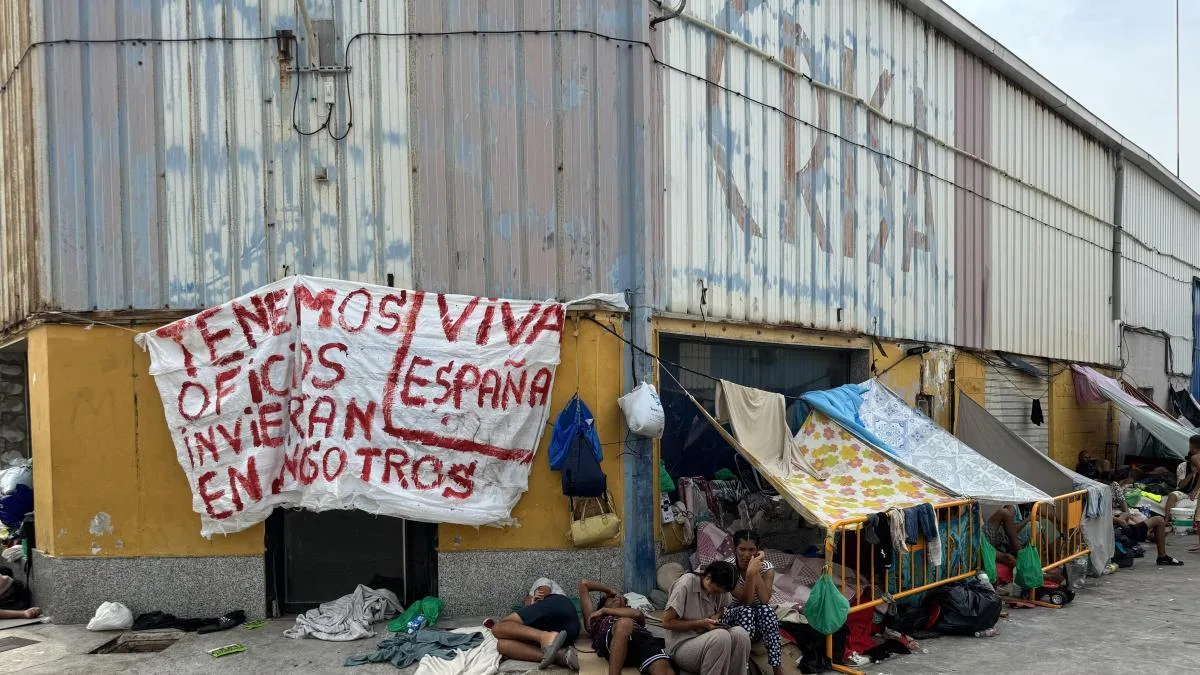 La doble cara de la crisis en Ceuta: inmigrantes enfermos en la calle y camas hospitalarias libres