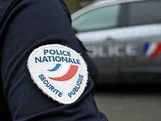 Il boit avant la fin de son service et prend le volant : le conducteur de 34 ans avait aussi un couteau et une matraque