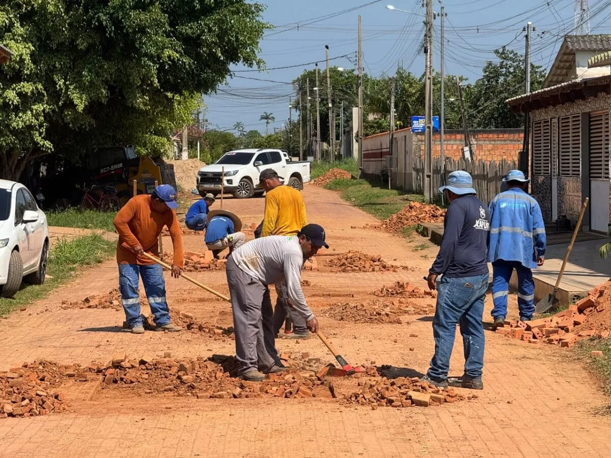 Com intensificação do verão, Prefeitura amplia frentes de obras e recuperação de vias em Xapuri