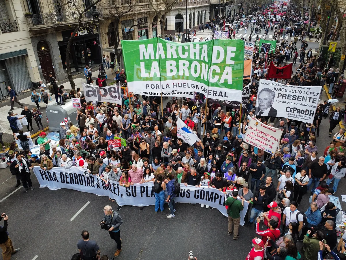 “Marcha de la bronca”: la izquierda se moviliza a Plaza de Mayo y pide un paro general para “derrotar a Milei”