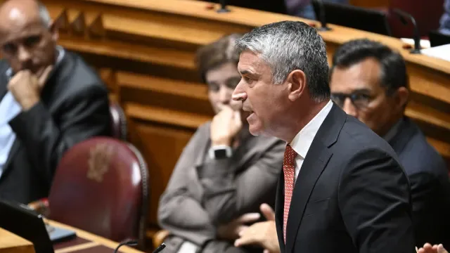 PS defende que municípios devem receber fatia das receitas das renováveis