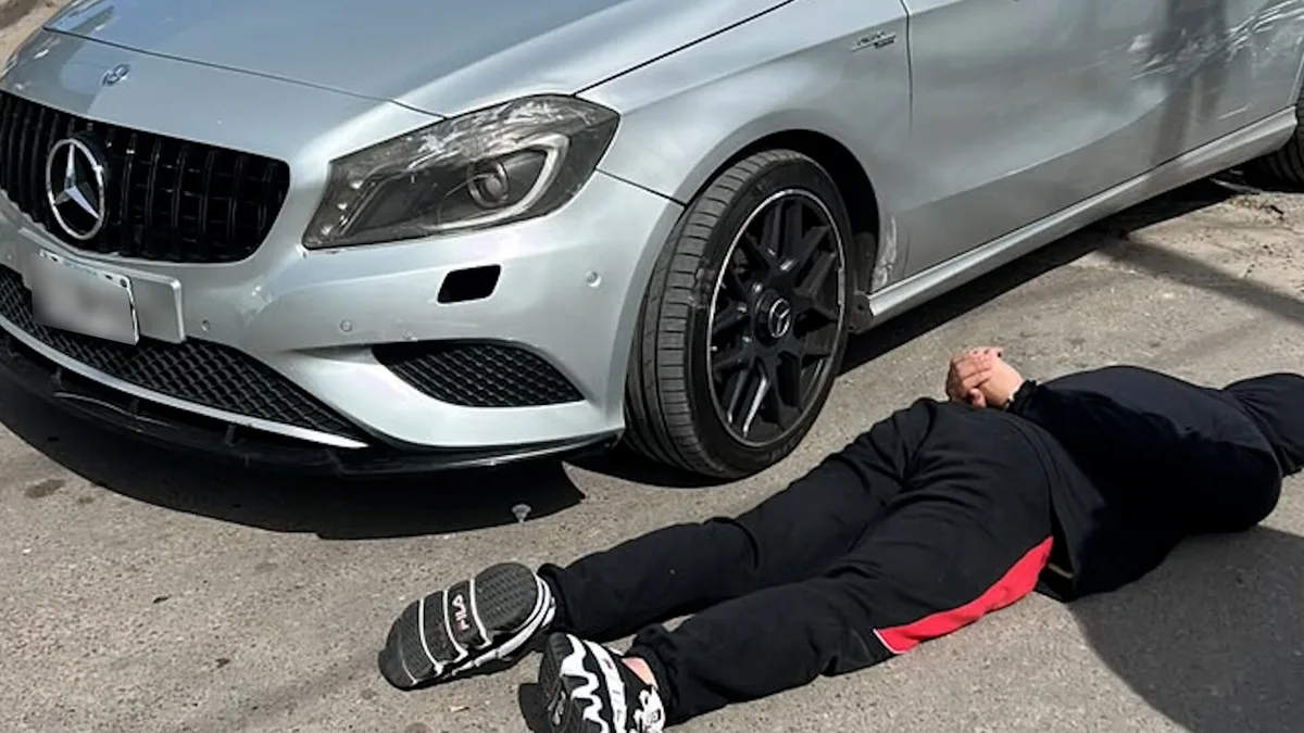 La Matanza: robó un Mercedes Benz que debe $7 millones en multas y lo detuvieron al día siguiente
