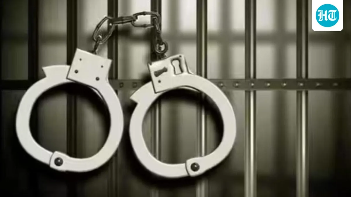 Delhi: 2 restaurant staffers held for extorting man lured through WhatsApp