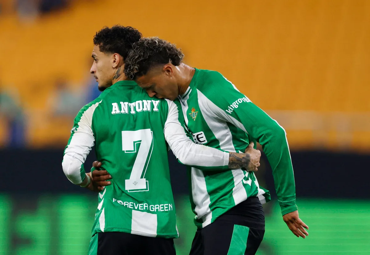 Manuel Pellegrini, técnico del Real Betis, afirmó hasta cuándo utilizará al colombiano Nelson Deossa