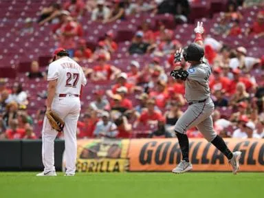 Hernández, Sanoja hit HRs in Marlins 7-1 win over Reds