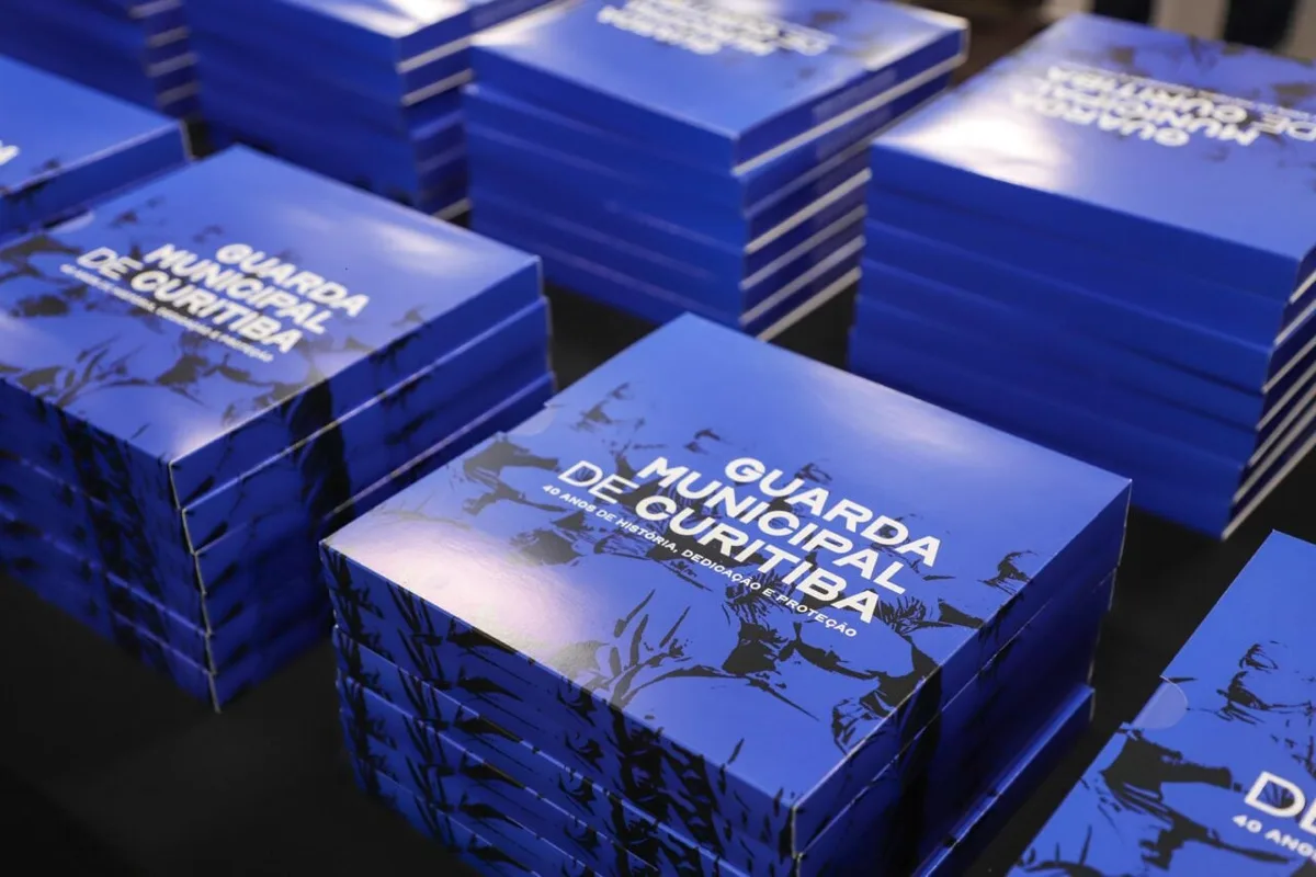 Livro celebra os 40 anos da Guarda Municipal de Curitiba