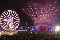 Famosos comparecem à estreia do Stray Kids no Rock in Rio