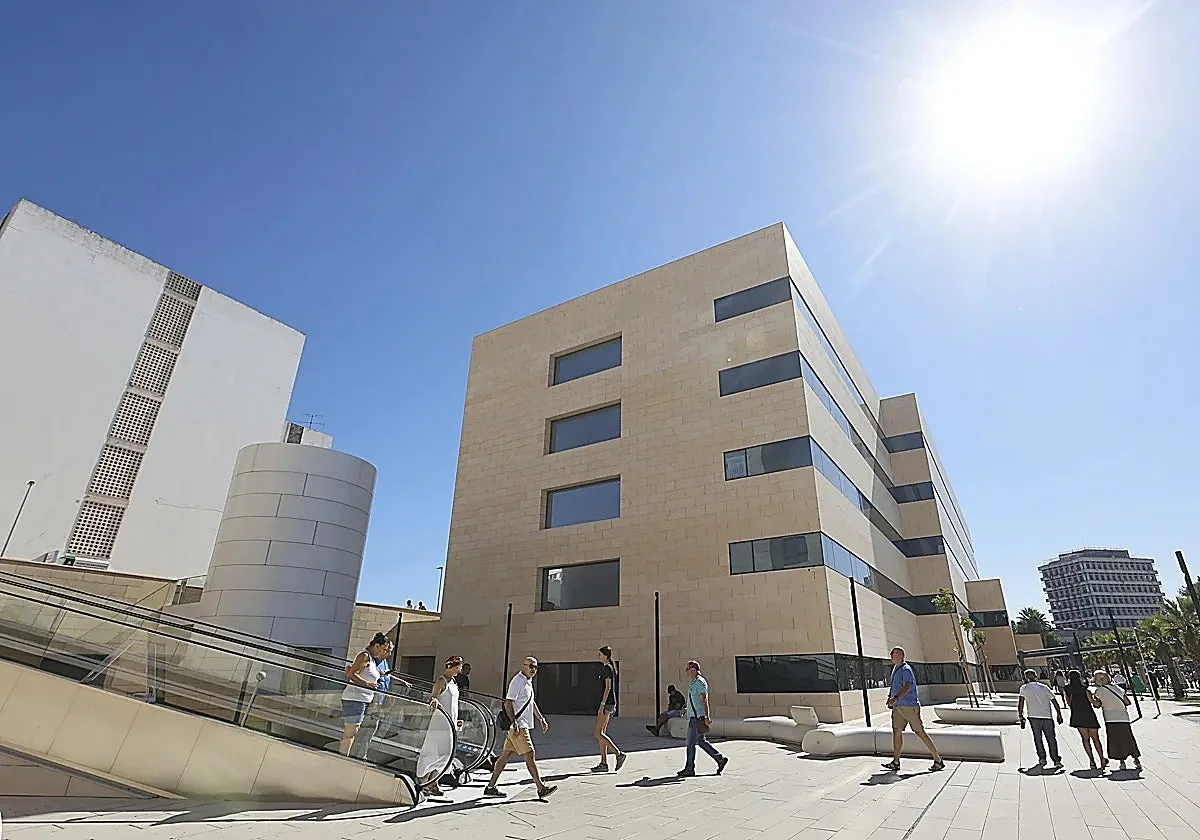El nuevo edificio de Materno Infantil del Reina Sofía comenzará su servicio el 24 de noviembre