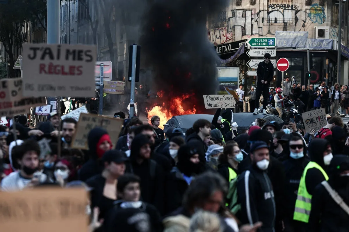 France protests latest: Macron says ‘no place for violence’ as hundreds arrested after clashes with police