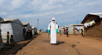 OMS declara surto de ébola no Uganda como terminado. Epidemia prossegue na RDC