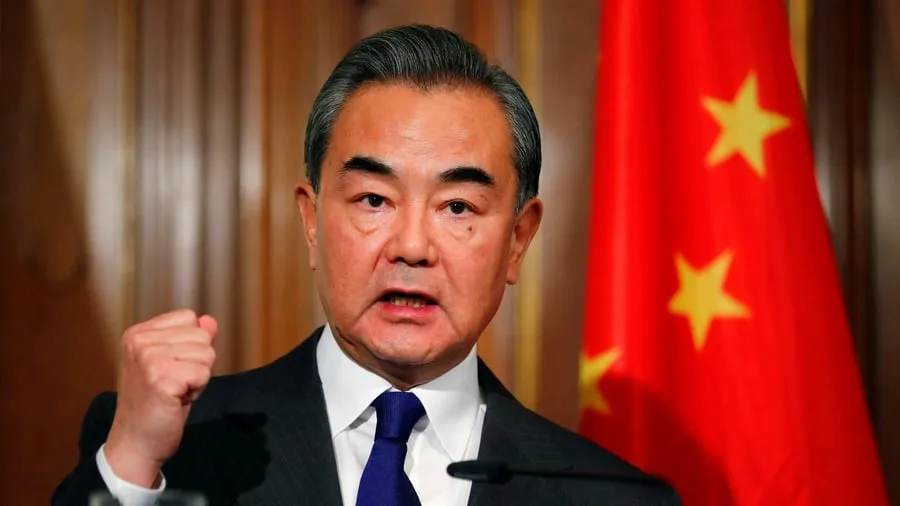 Vor Treffen: Chinas Außenminister sieht Risiken im Verhältnis zu USA