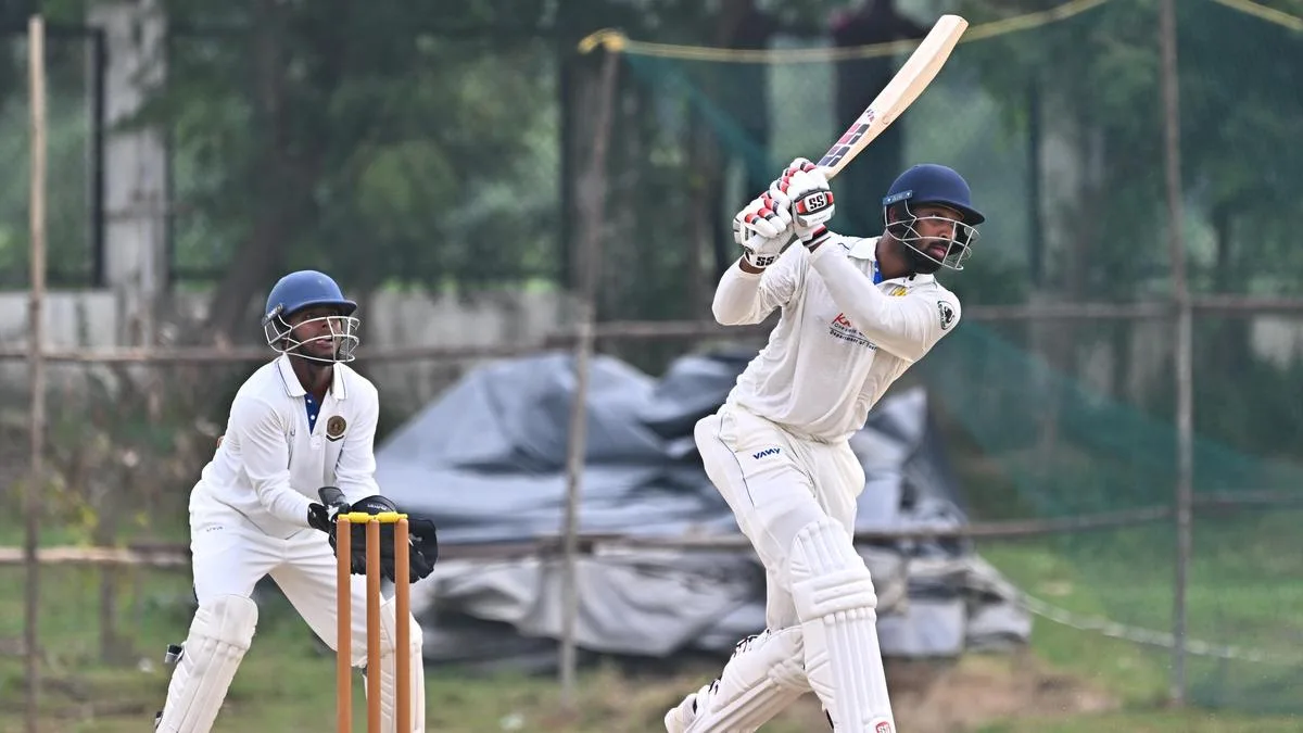 RANJI TROPHY | Smaran bails Karnataka out from a precarious spot