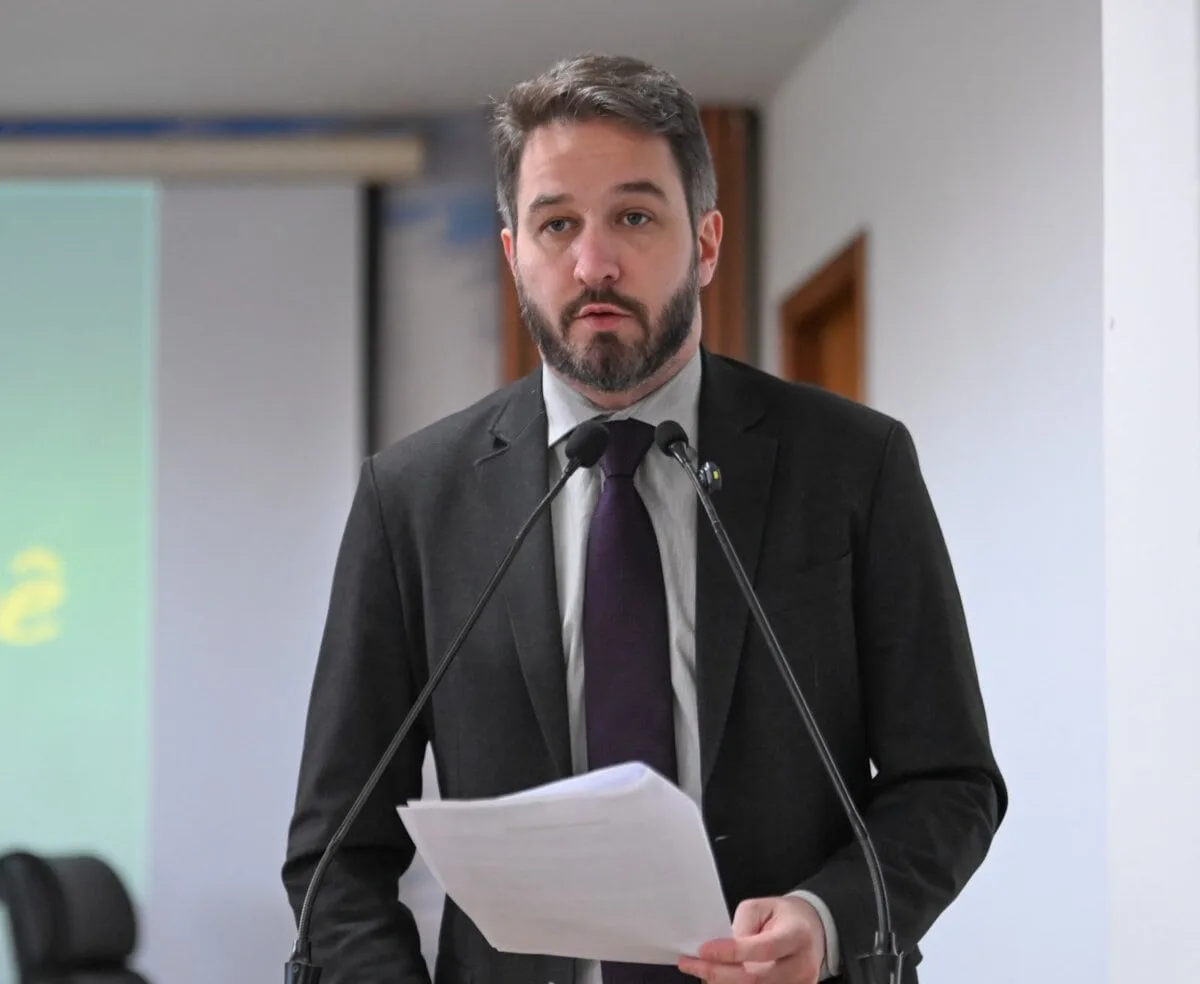 Felipe Tchê pede investimento para o esporte e parabeniza time feminino que conquistou medalha de prata no JEB´s