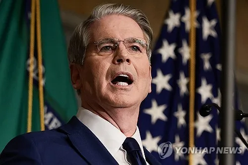 美, 이란 거래 제3국 겨냥 '2차 제재'…"경제적 왕따 작전"
