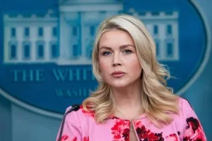Porta-voz de Trump anuncia saída da Casa Branca