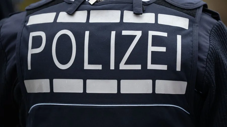 Rechtsextremismus: Rechtsextreme „Artgemeinschaft“: Durchsuchungen nach Verbot