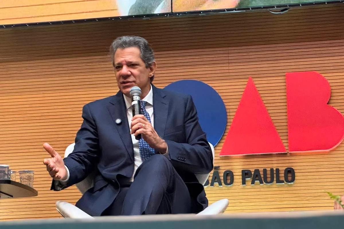 TRE manda Facebook retirar do ar posts impulsionados contra Haddad