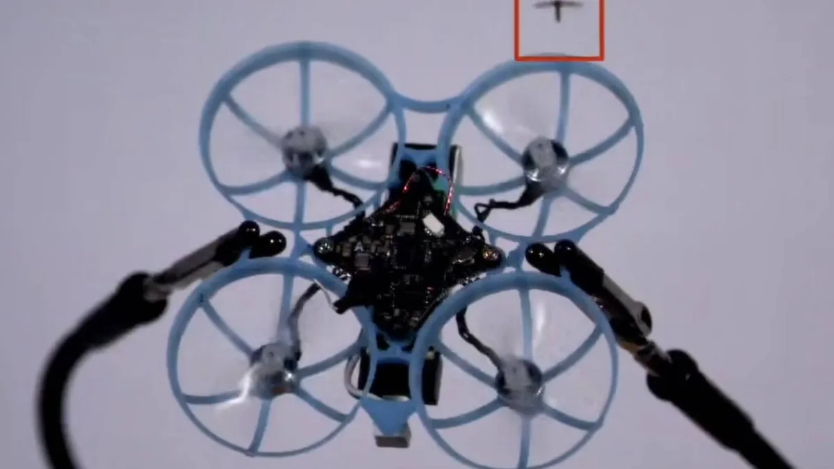 Ni insecticidas ni repelentes: este dron vigila tu casa 24/7 interceptando mosquitos como si fuera un misil teledirigido