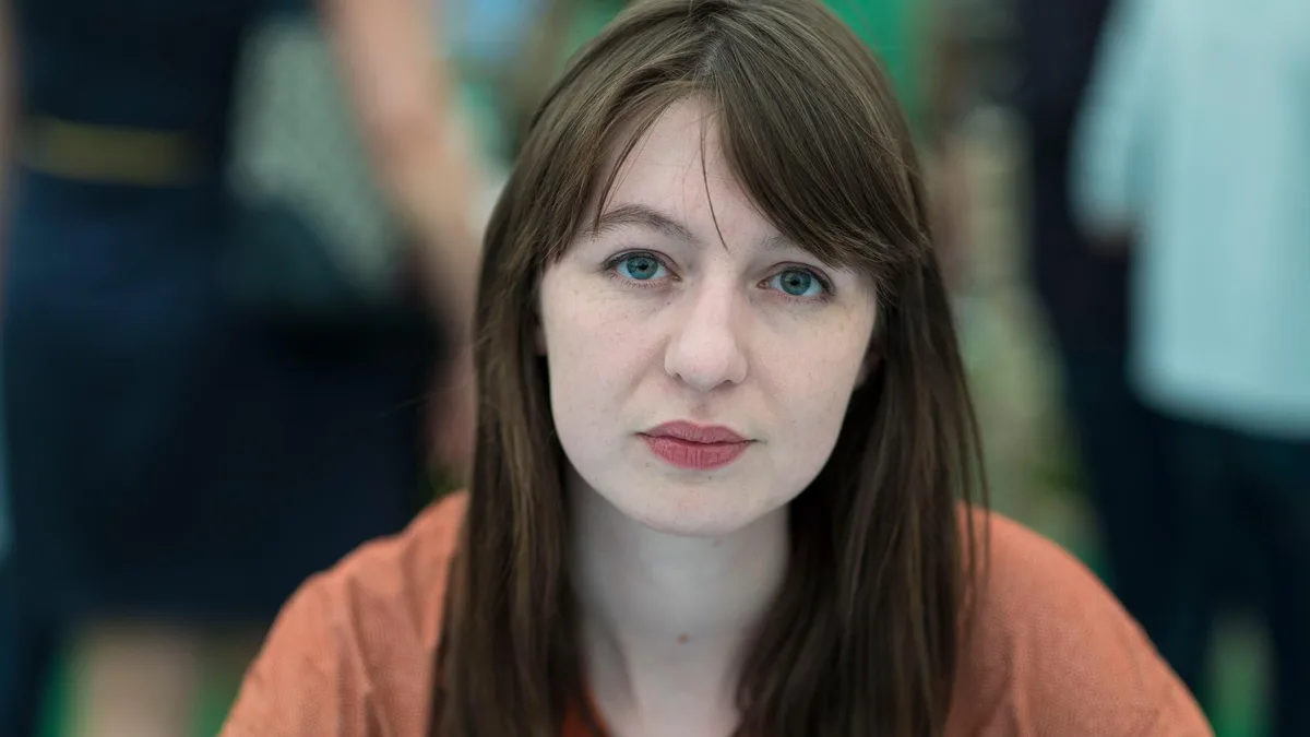 Les livres de Sally Rooney retirés à la vente au Royaume-Uni après son soutien à la Palestine