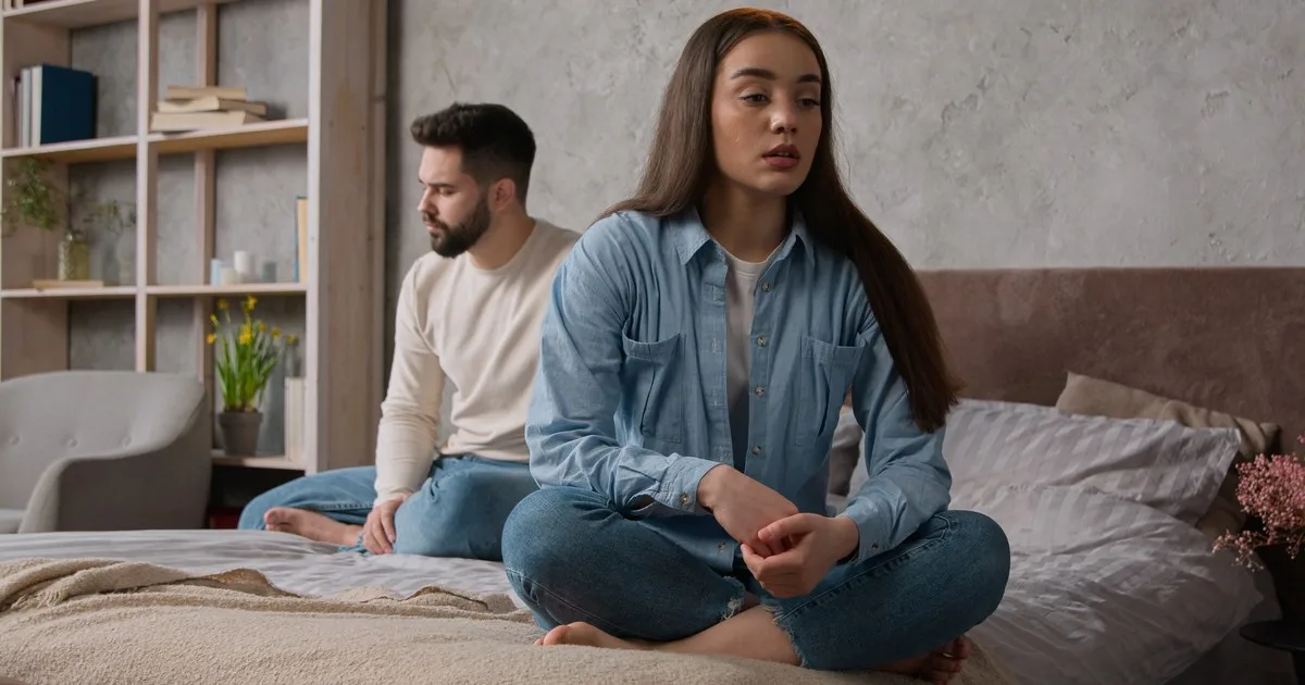 La psicología dice que estas 9 frases suelen decir las personas que están perdiendo lentamente su fuerza mental y emocional en conversaciones informales