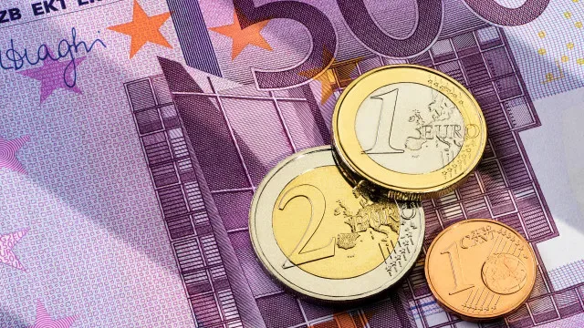 Défice comercial da zona euro atinge novo máximo em agosto