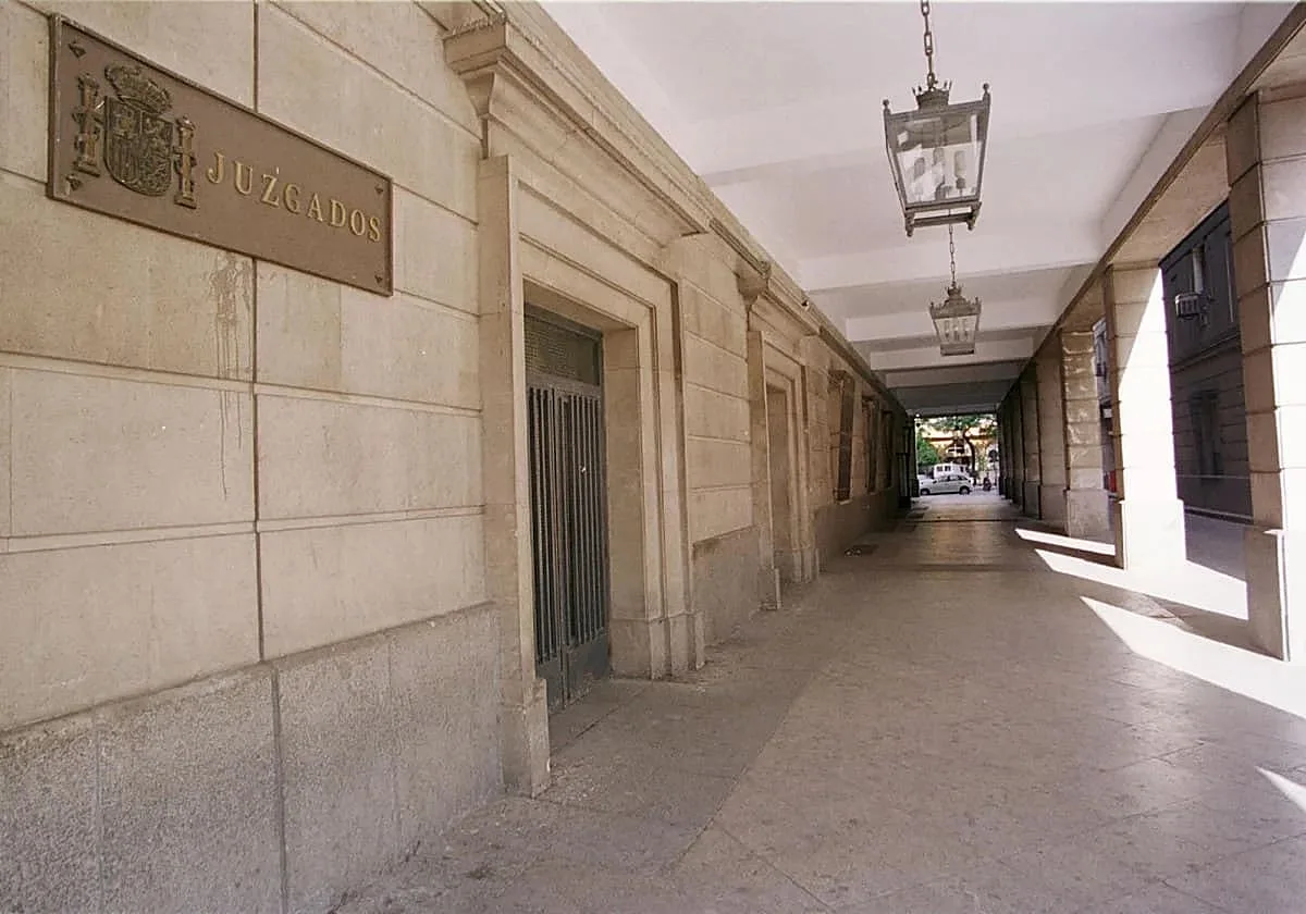 La Audiencia rechaza poner en libertad al acusado de llevar a su hija a intercambios de pareja