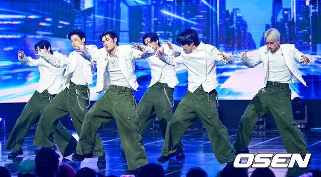 [사진]82메이저, '카리스마 군무'