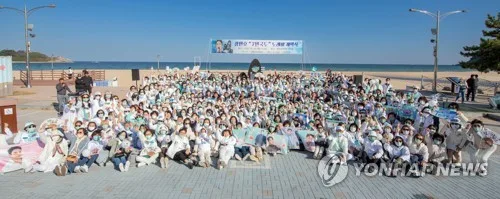 장민호 팬클럽, 강원 고성군에 고향 사랑 기부…'7번 국도 인연'