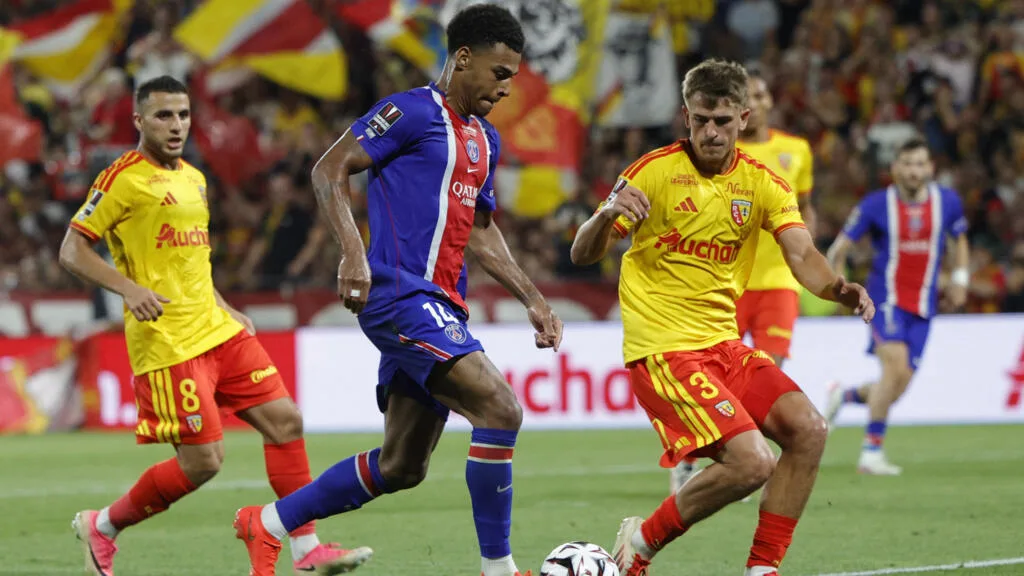 Football : le Racing ⁠Club de ​Lens remporte le Trophée des champions face au PSG