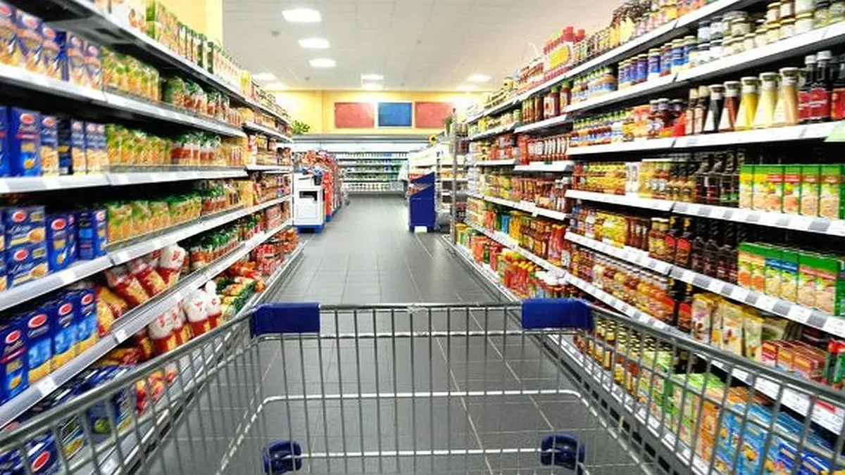 El consumo masivo se contrajo 3,7% en el segundo trimestre y la caída se profundiza en el AMBA