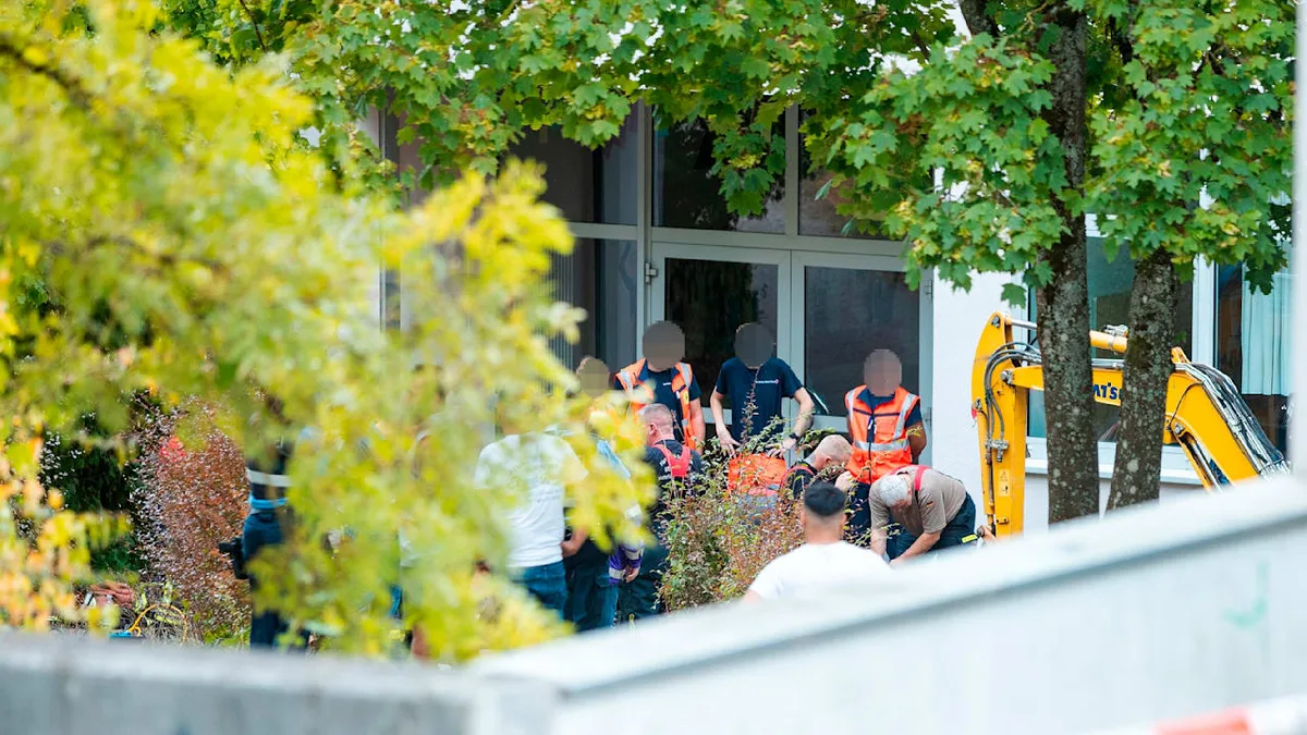 Rettung mit Bagger und Presslufthammer - Kind in Brunnen gestürzt