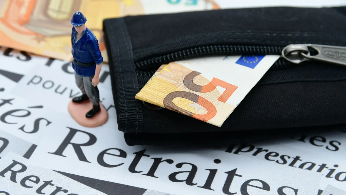 "Si on a un seuil de pension bas, cela toucherait des retraités pas si aisés que cela": la piste inflammable du gel partiel des retraites revient dans le débat budgétaire pour économiser plusieurs milliards d'euros