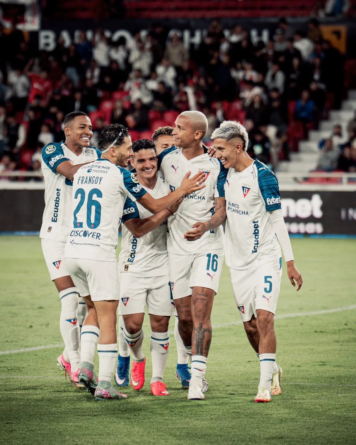 LDU escala Deyverson como titular e poupa quase time todo antes de jogo decisivo com Palmeiras