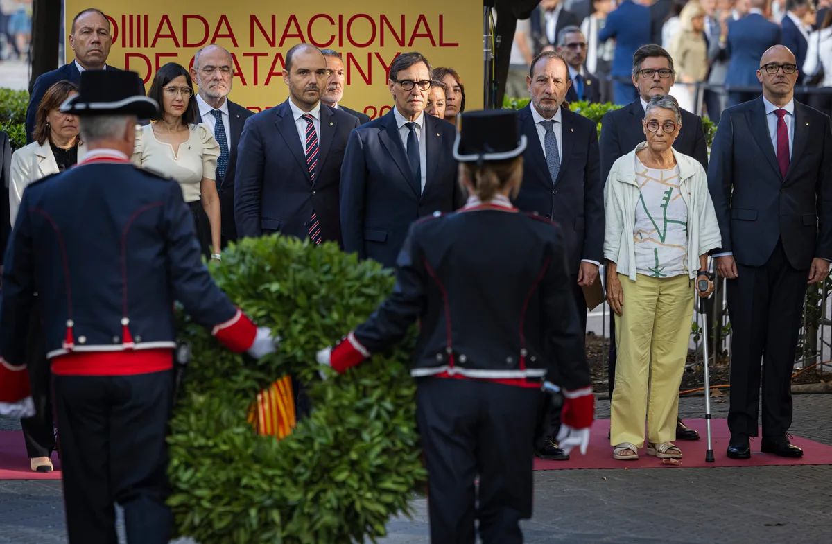 El choque entre antifascistas y seguidores de Aliança enrarece la celebración de la Diada