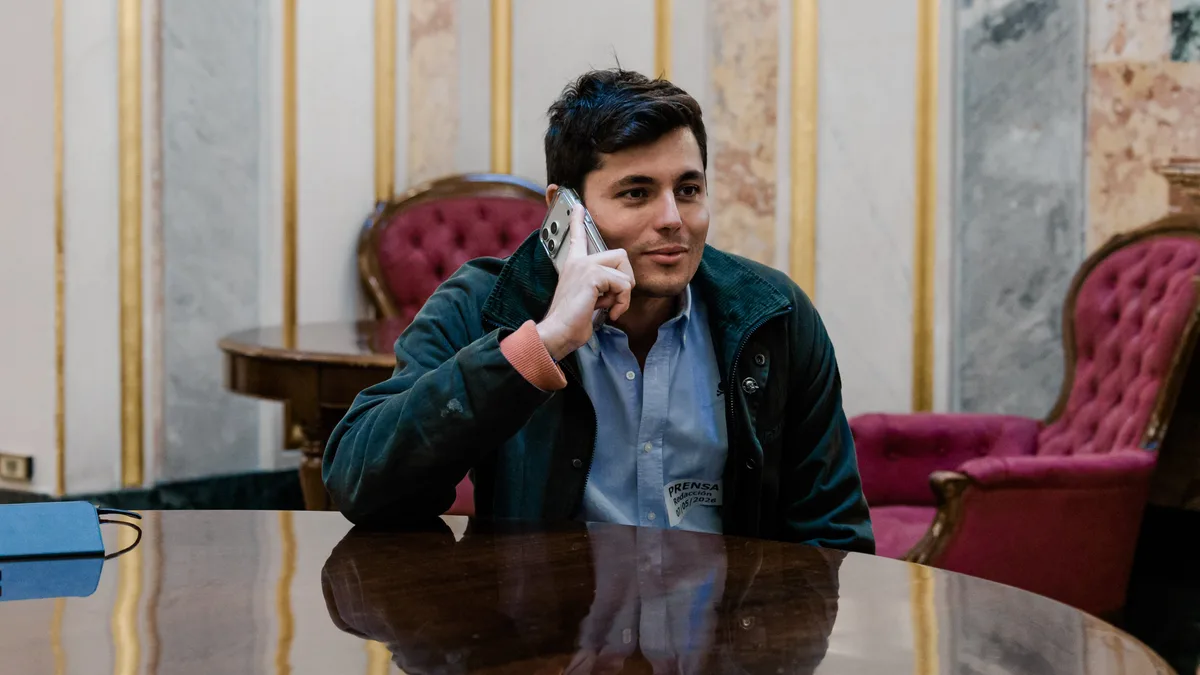 La Mesa del Congreso expedienta de nuevo a Vito Quiles, que se expone a perder su acreditación definitivamente