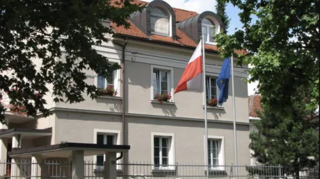 Polish diplomatic security chief critically injured in fall from embassy window