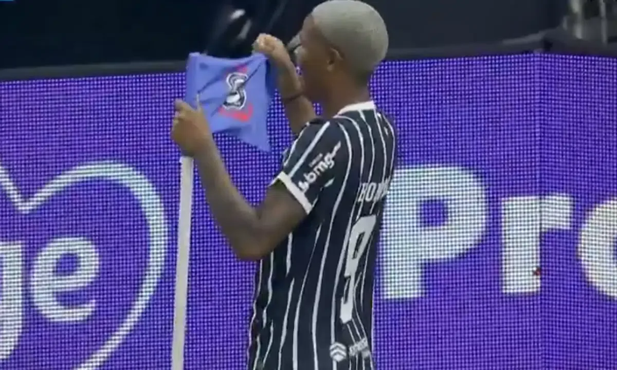 Corinthians vence Bahia com gol de Jhonson e é finalista do Brasileiro