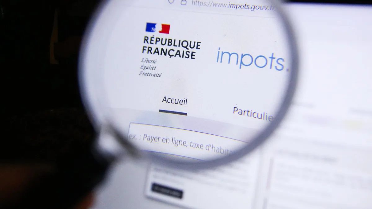 Les oppositions accusent le gouvernement d’avoir caché le piratage des impôts